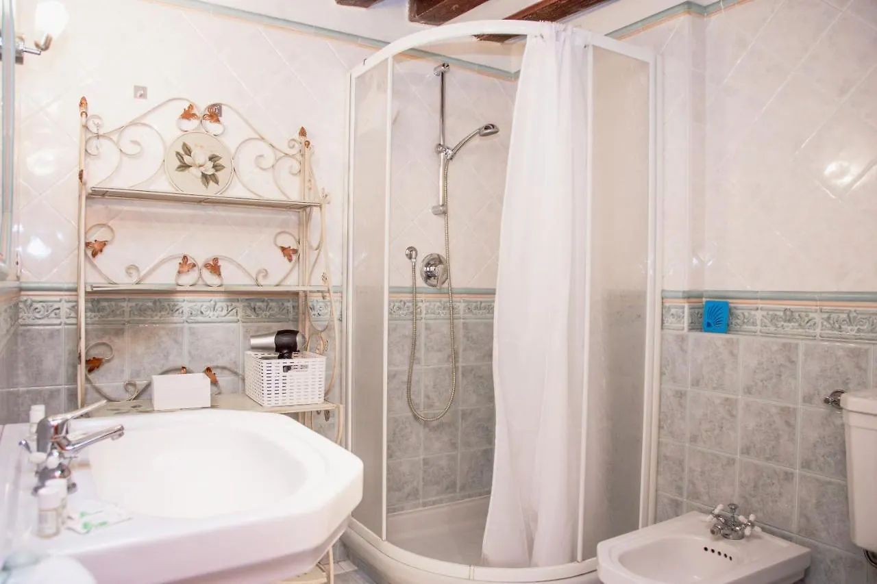 Appartamenti Superior In Via Garibaldi By Bricola Apartments Βενετία Ιταλία