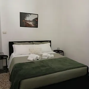 - Termini House , Roma Italia