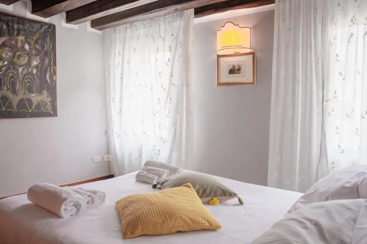 Appartamenti Superior In Via Garibaldi By Bricola Apartments Venecia