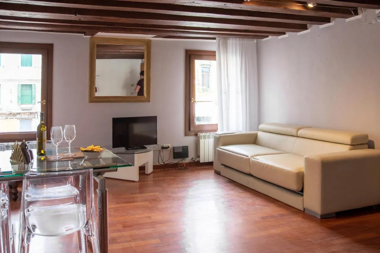 Appartamenti Superior In Via Garibaldi By Bricola Apartments Venecia
