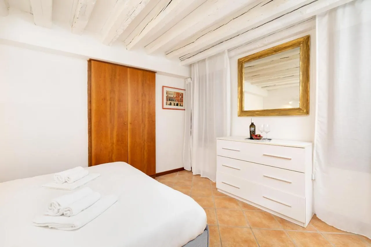 Appartamenti Superior In Via Garibaldi By Bricola Apartments Venecia