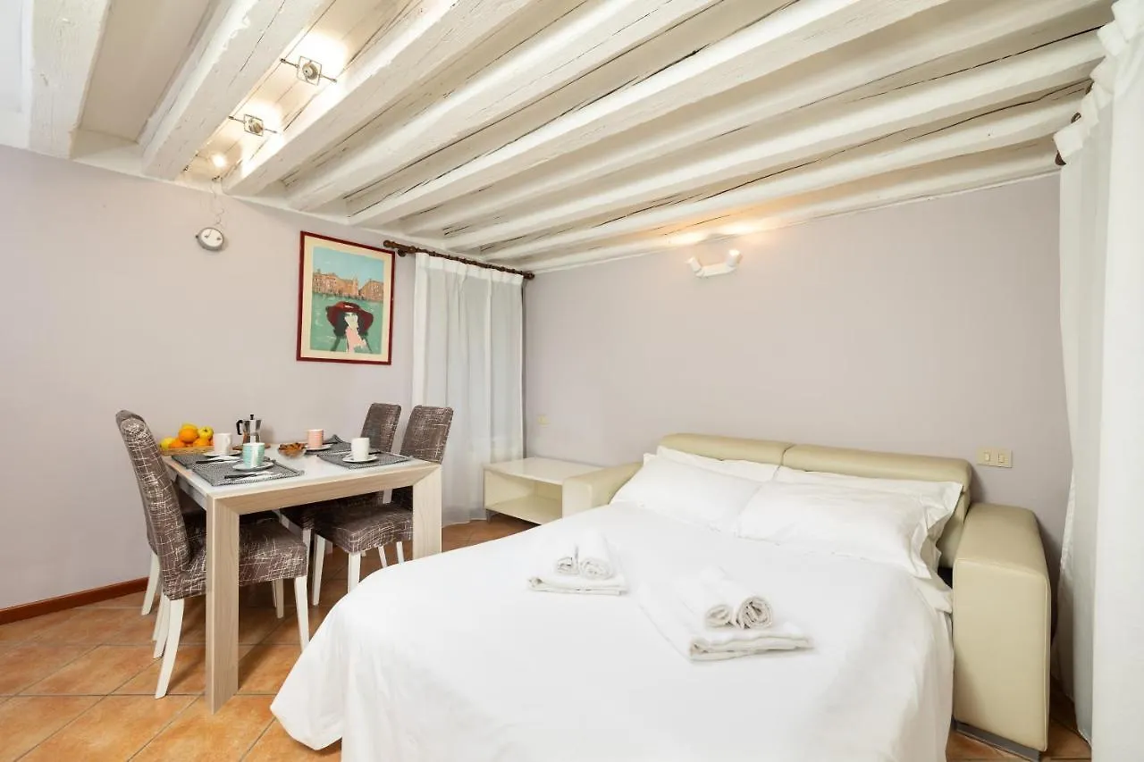 Appartamenti Superior In Via Garibaldi By Bricola Apartments Venecia